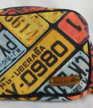 Necessarie impermeável com Estampa de Placas