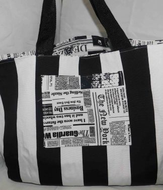 Bolsa Dupla Face com Estampa de Jornal/Listrada