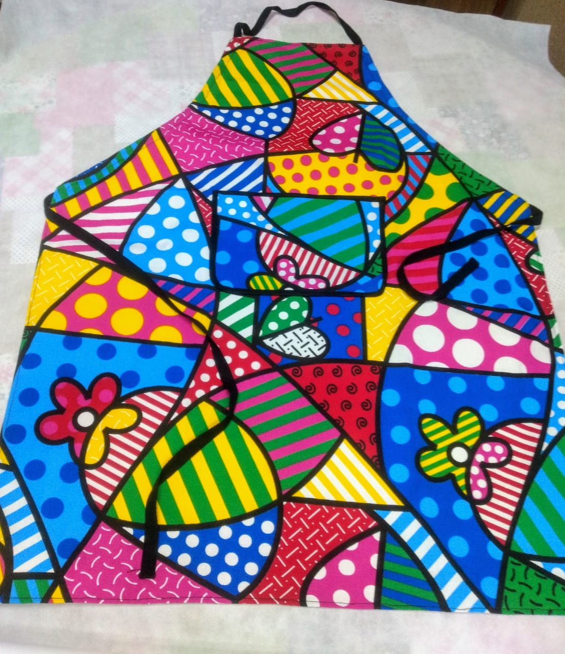 Avental com Estampa Romero Britto - Imagem 2