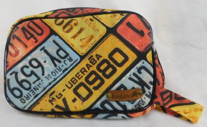 Necessarie impermeável com Estampa de Placas